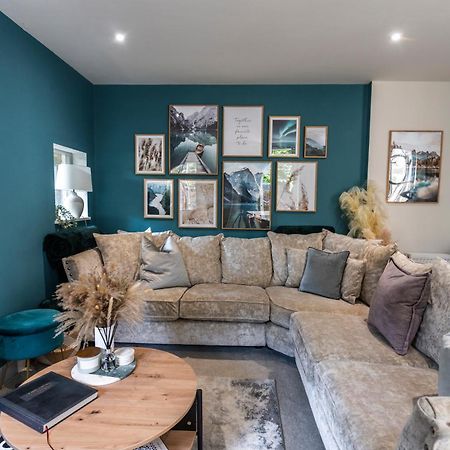 Spring Mount Huge Luxury Full Apartment- Harrogate Centre-Two Extremely Comfy Kingsize Bedrooms-Fully Equipped Modern Kitchen-Cosy Living Room With Huge Tv 외부 사진