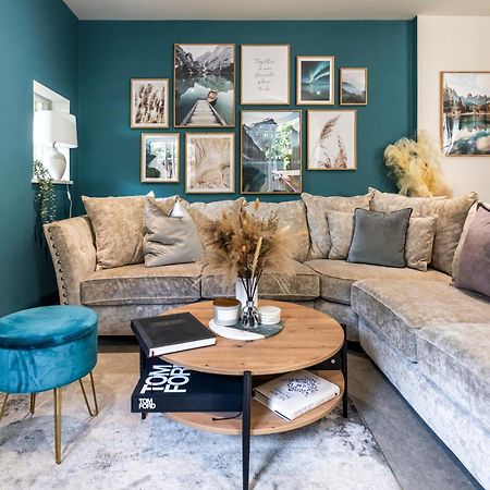 Spring Mount Huge Luxury Full Apartment- Harrogate Centre-Two Extremely Comfy Kingsize Bedrooms-Fully Equipped Modern Kitchen-Cosy Living Room With Huge Tv 외부 사진