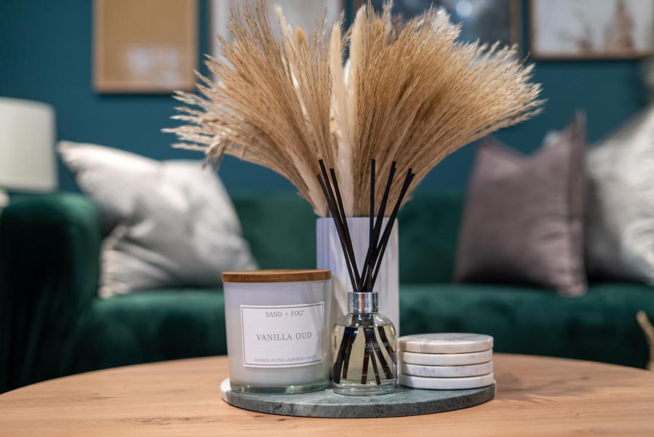 Spring Mount Huge Luxury Full Apartment- Harrogate Centre-Two Extremely Comfy Kingsize Bedrooms-Fully Equipped Modern Kitchen-Cosy Living Room With Huge Tv 외부 사진