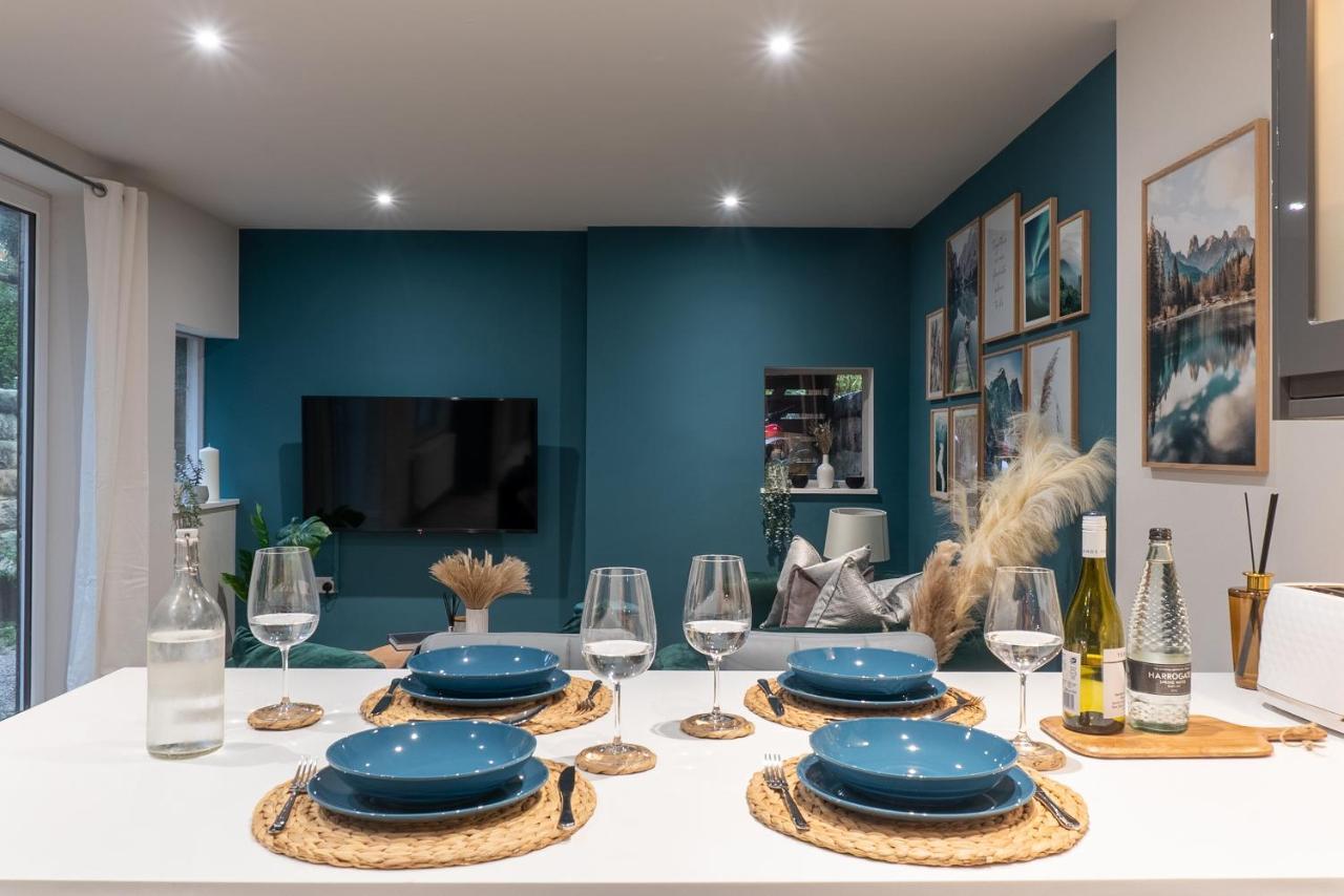 Spring Mount Huge Luxury Full Apartment- Harrogate Centre-Two Extremely Comfy Kingsize Bedrooms-Fully Equipped Modern Kitchen-Cosy Living Room With Huge Tv 외부 사진